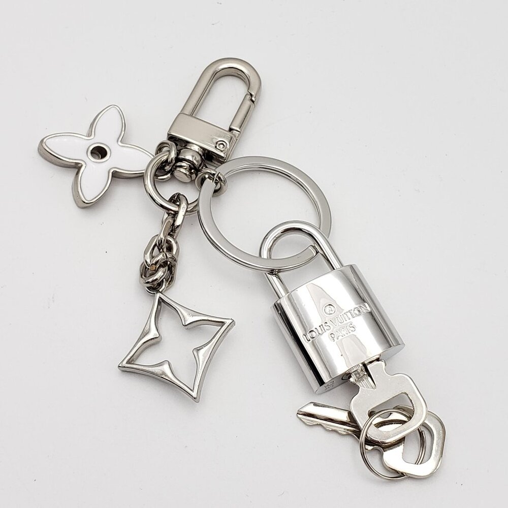 Authentic Louis Vuitton Silver Padlock & Key with Unbranded Metal Bag Keychain - Picture 5 of 9